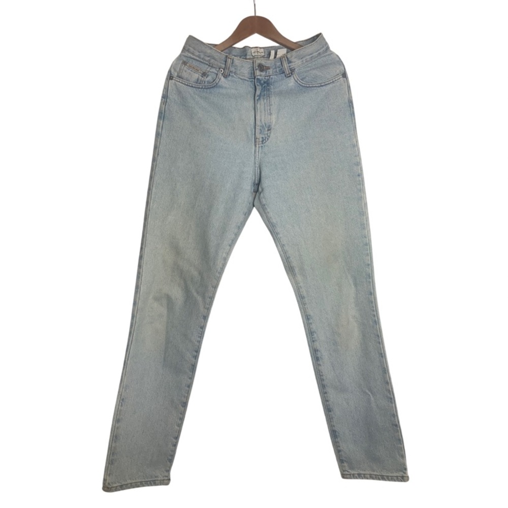 VINTAGE BLUE LIGHTWASH ‘CALVIN KLEIN’ JEANS!!!
